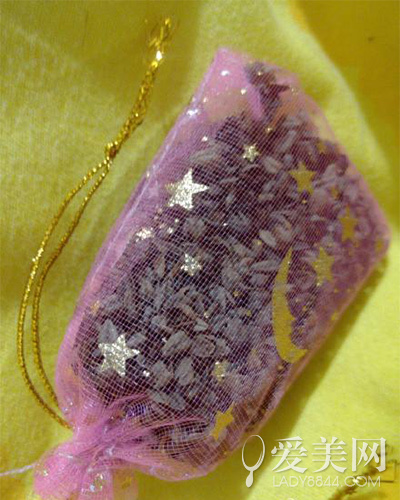  羽绒服要常温手洗！冬天衣服清洗保养大全 