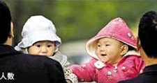 婴儿潮来袭 近4万亿红利惠及婴童产业