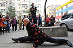 山西太原96岁老人展示健身“绝技”【图】
