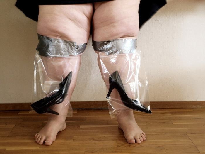 芬兰肥胖艺术家拍搞笑照片博众人一笑【图】