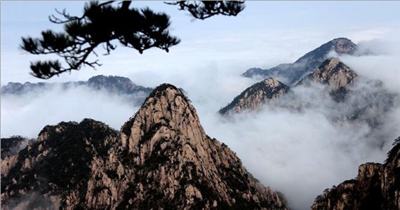 安徽黄山现羊年首场壮观云海 令人叹为观止