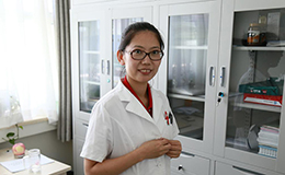 精神科医生：我用耳朵和嘴巴来治病