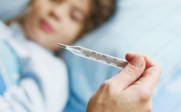 专家指出：宝宝发烧别急着去输液