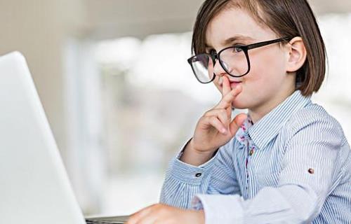 眼科专家：儿童近视不是简单的戴副眼镜