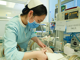 护士妈妈和她的天使们