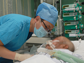 北京护士的一天：重症病房里的&ldquo;男丁格尔&rdquo;