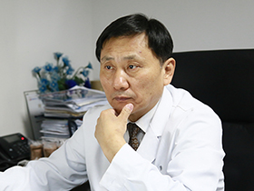 霍勇：照顾病人一辈子