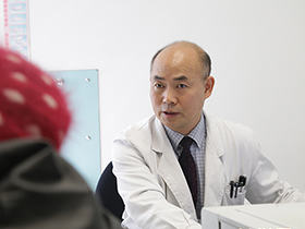 北京医生刘文虎的一天：帮肾病患者打好&ldquo;持久战&rdquo;