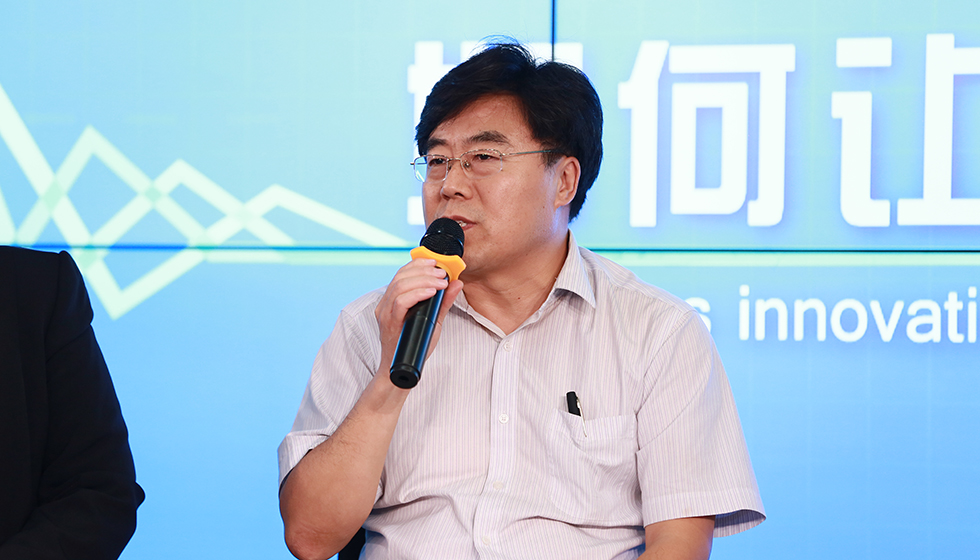 中国疾病预防控制中心副主任梁晓峰现场发言