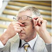 【微视频】多种因素可致白内障 及时治疗让"视界"更清晰