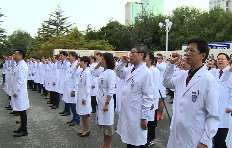 致敬伟大改革｜对话40年，讲述身边的健康故事（第二十集）&mdash;&mdash;设立医师节，医务人员有了自己的节日