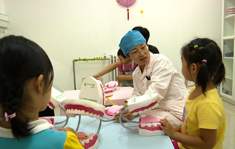 致敬伟大改革｜对话40年，讲述身边的健康故事（第三十一集）&mdash;&mdash;荧屏上医疗那些事