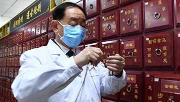 “学中医是济世救人的。”——78岁老中医的“医者仁心”