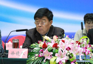 扬子江药业集团董事长徐镜人