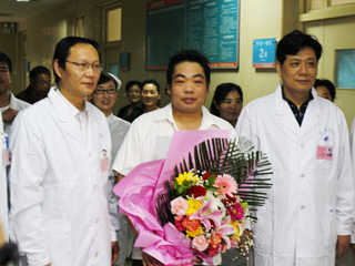 河南首例人感染H7N9禽流感危重病人康复出院