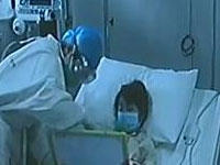 北京H7N9患儿病房内画画玩玩具