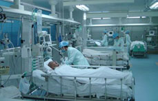 ICU护士守护生命的哨兵(组图)