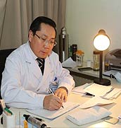 亢泽峰：要坚持“以患者为中心”