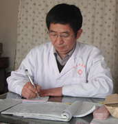 范中旗：修身立德铸医魂