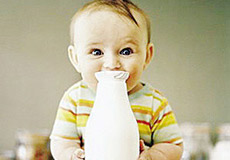 抢食&ldquo;二胎&rdquo;新政 中外奶粉企业加快布局