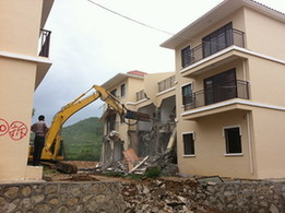 长乐:高尔夫球场违建 77座别墅被拆