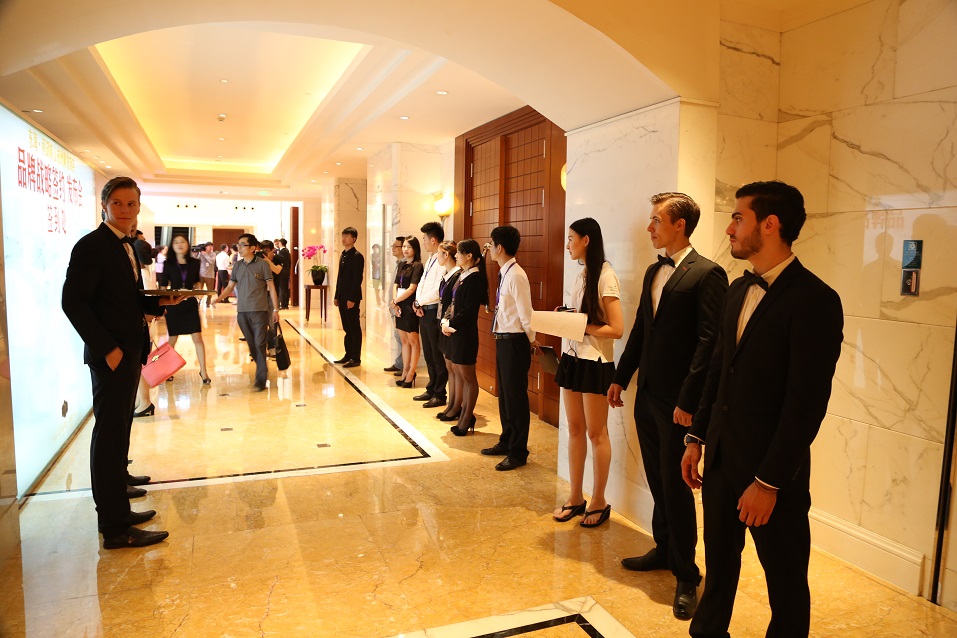 东海闲湖城&杭州黄龙饭店品牌战略签约-新华