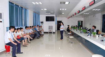 县地税局"双屏"显示提升服务效能