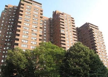 23家上市房企预告上半年业绩 逾五成面临压力