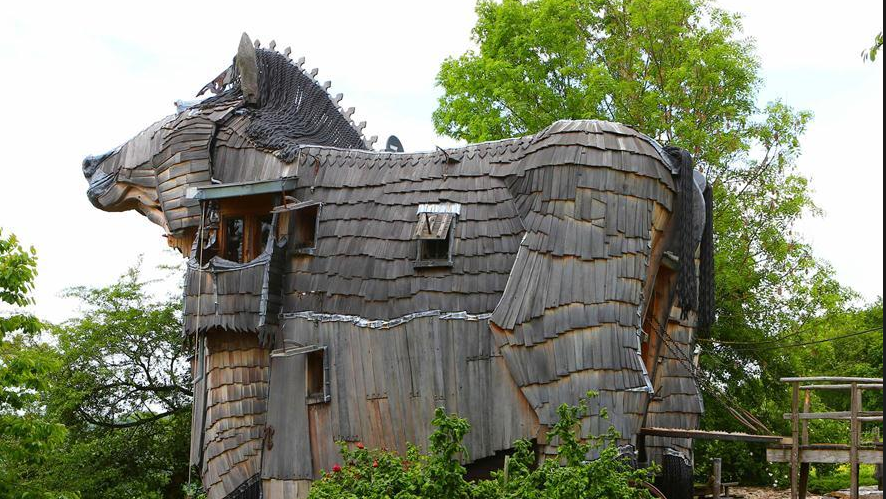 实拍比利时"木马式旅馆"