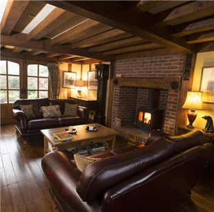 英夫妇自学木匠手工 建造伊莉莎白式精美阁楼