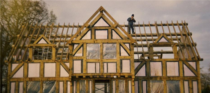 英夫妇自学木匠手工 建造伊莉莎白式精美阁楼