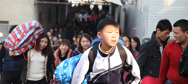 春运第一天 各地返乡潮涌动涌动