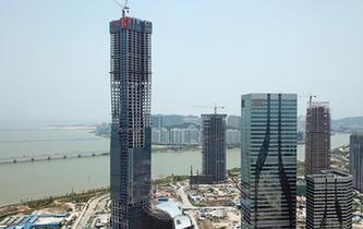 广东珠海在建第一高楼主体封顶