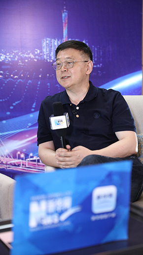 广东南方电影工程技术研究院法人、副院长 冯学东