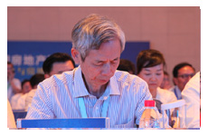 中国房地产业协会副会长　朱中一