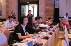 与会嘉宾现场交流