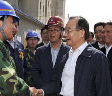 温家宝视察保障房建设：调控决心坚定不移