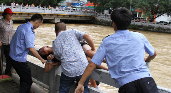 盘点各种自杀未遂获救瞬间