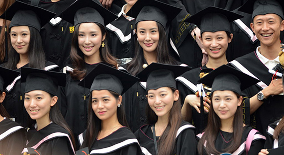 北影毕业典礼美女如云 杨紫张一山抢镜