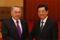 胡锦涛同哈萨克斯坦总统举行会谈