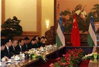 胡锦涛同乌兹别克斯坦总统举行会谈