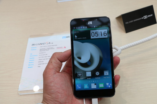 中兴发布两款火狐手机