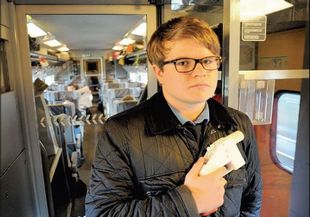 记者携3D打印手枪通过安检