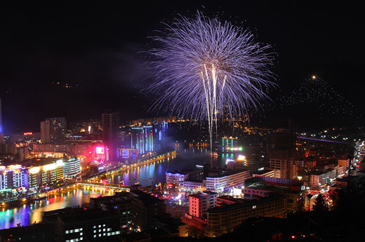 火树银花不夜城 何鹏