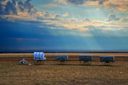 《草原上的勒勒车》 张旭