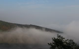 雾拥山脊 张伟