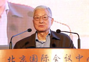中国科学院院士 北京邮电大学教授陈俊亮发言