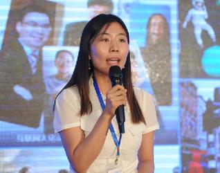 腾讯精品课商务经理刘纳宇发表主题演讲