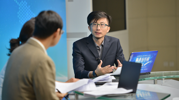 主持人与嘉宾探讨