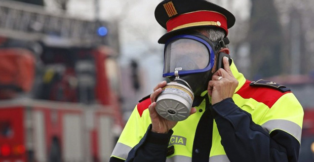 西班牙化工厂爆炸致三人受伤 毒气散布致道路封锁